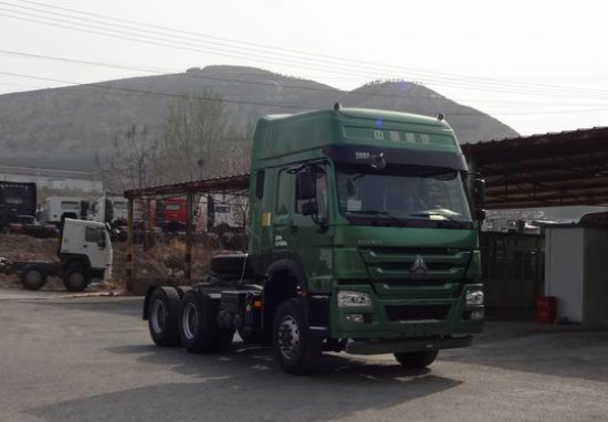中国重汽 HOWO重卡 375马力 6×4 牵引车(ZZ4257N3247D1)整拆件
